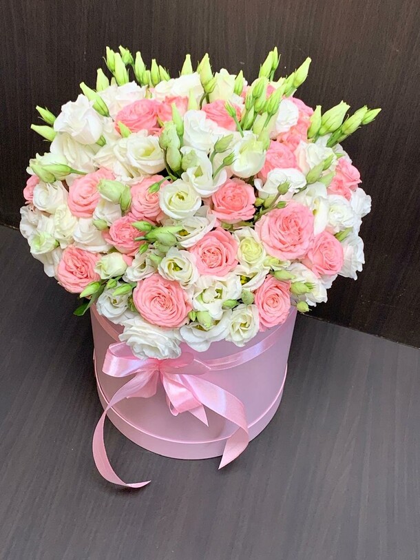 Эустома и пионовидная кустовая роза, артикул F1306157 - 11817 рублей, доставка по городу. Flawery - доставка цветов