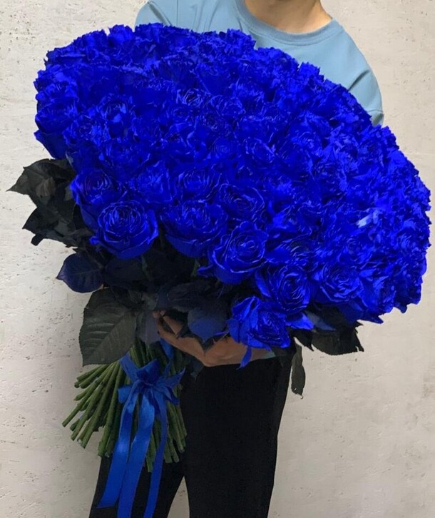 101 роза эквадор синяя, артикул F1315271 - 60499 рублей, доставка по городу. Flawery - доставка цветов