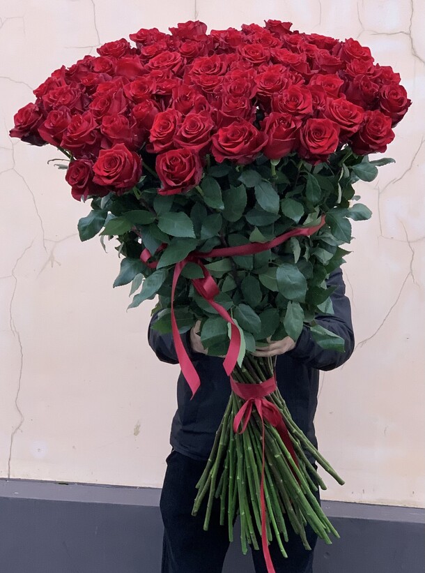 Роза гигант 75 (130см), артикул F1478877 - 69999 рублей, доставка по городу. Flawery - доставка цветов