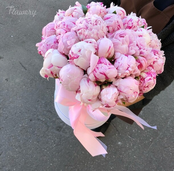 Спеши любить, артикул F25770 - 32999 рублей, доставка по городу. Flawery - доставка цветов