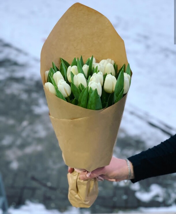 Букет из тюльпанов., артикул F25796 - 5474 рублей, доставка по городу. Flawery - доставка цветов