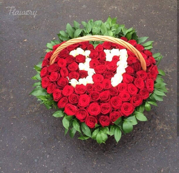 Корзина в форме сердца, артикул F25798 - 27709 рублей, доставка по городу. Flawery - доставка цветов