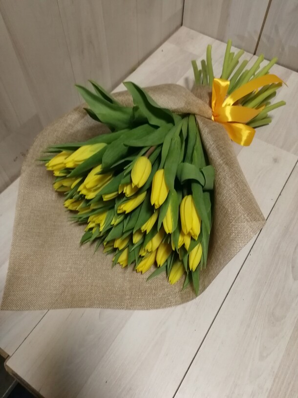 Букет из тюльпанов., артикул F26512 - 11869 рублей, доставка по городу. Flawery - доставка цветов