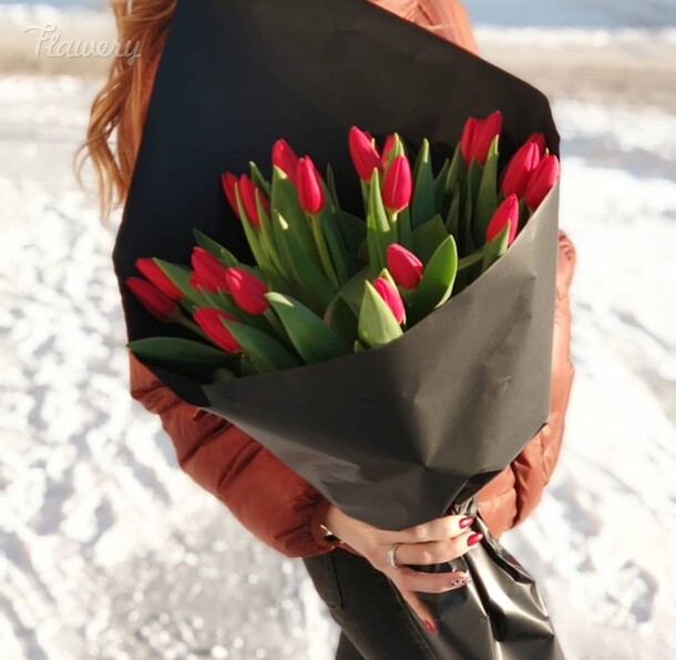 Букет из тюльпанов., артикул F26727 - 6654 рублей, доставка по городу. Flawery - доставка цветов