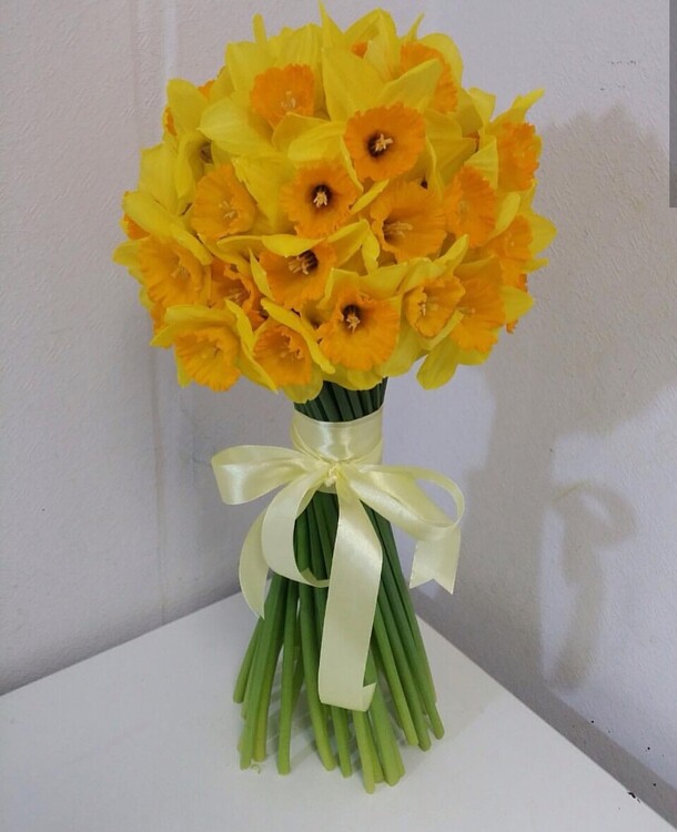 Букет из нарциссов., артикул F27005 - 5645 рублей, доставка по городу. Flawery - доставка цветов
