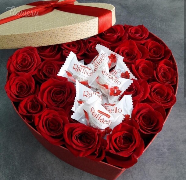 Сердца из розы, артикул F33804 - 17117 рублей, доставка по городу. Flawery - доставка цветов