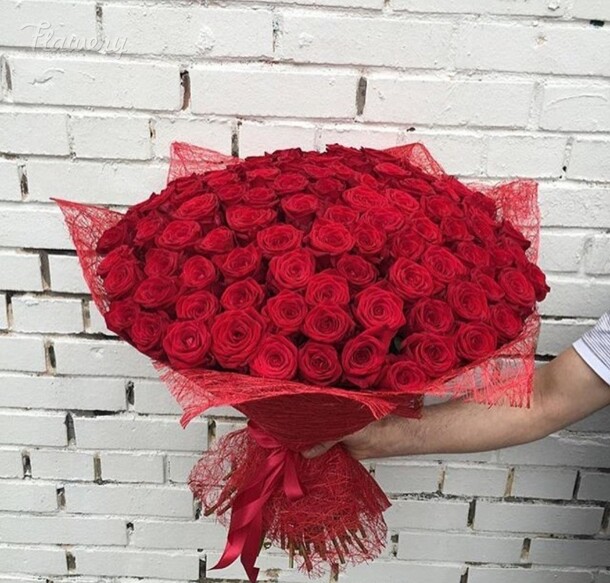 Букет из 101 красных роз., артикул F34749 - 29999 рублей, доставка по городу. Flawery - доставка цветов