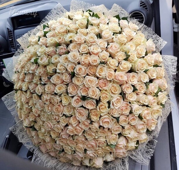 Букет из 251, розы., артикул F34755 - 67276 рублей, доставка по городу. Flawery - доставка цветов