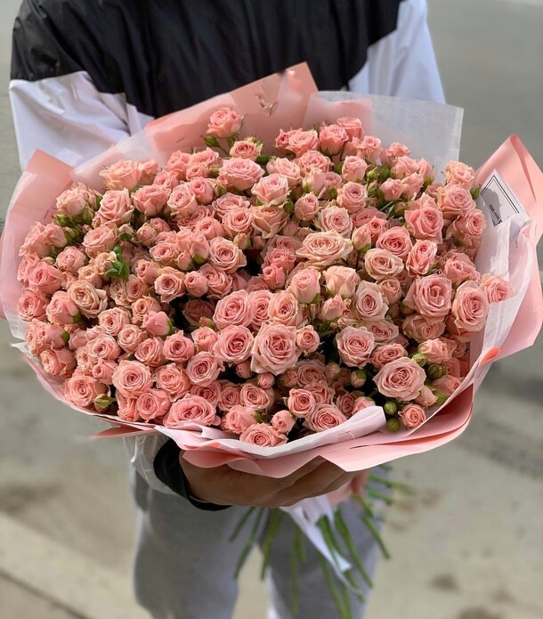 Букет из кустовых роз., артикул F34826 - 22626 рублей, доставка по городу. Flawery - доставка цветов