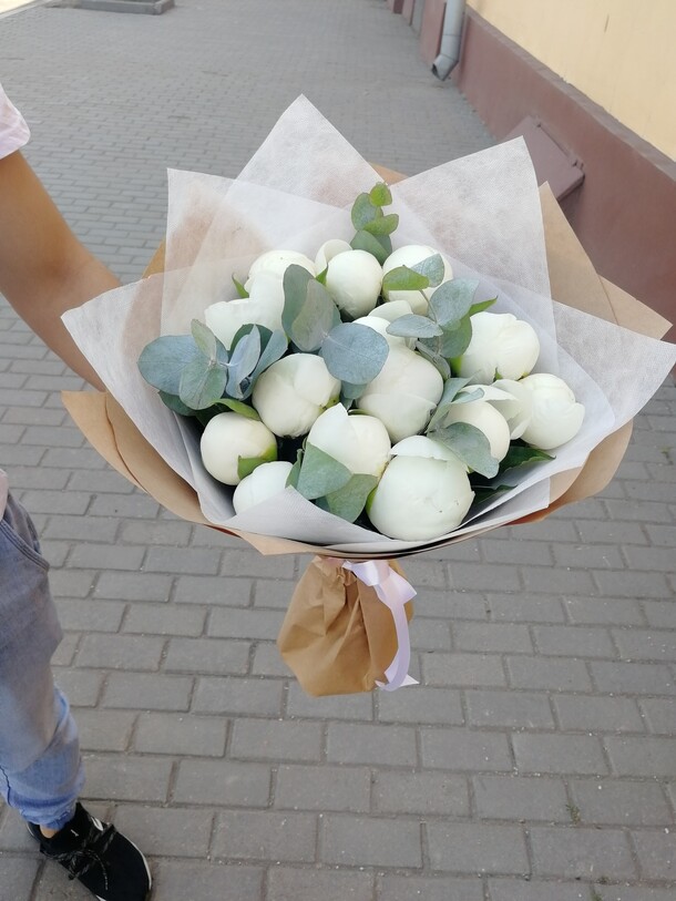 Букет из белых пионов., артикул F37758 - 19032 рублей, доставка по городу. Flawery - доставка цветов