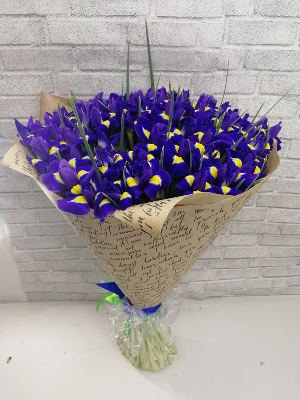 Букет из ирисов., артикул F39862 - 6999 рублей, доставка по городу. Flawery - доставка цветов