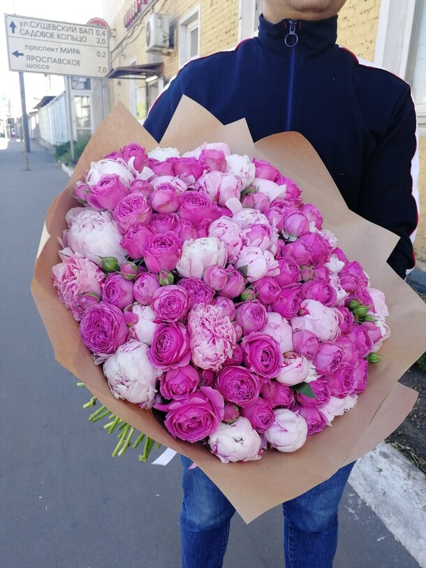 Баблз с пионами., артикул F39871 - 43439 рублей, доставка по городу. Flawery - доставка цветов