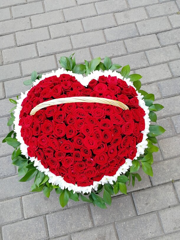 Сердца из розы., артикул F39879 - 30129 рублей, доставка по городу. Flawery - доставка цветов