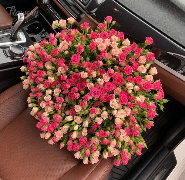 Кустовые розы 101 микс, артикул F43636 - 42834 рублей, доставка по городу. Flawery - доставка цветов