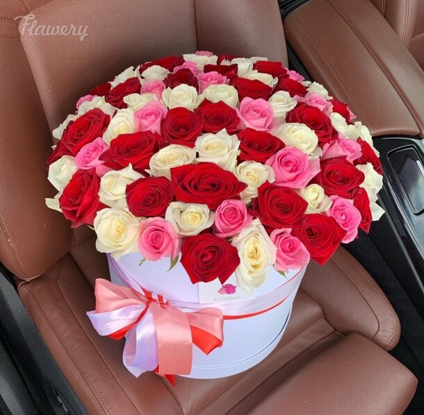 Микс розы в шляпной коробке., артикул F43652 - 16106 рублей, доставка по городу. Flawery - доставка цветов