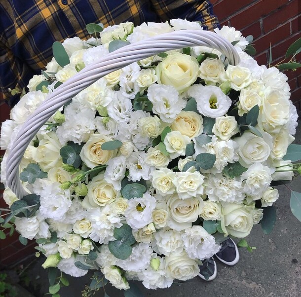 Белая полоса жизни, артикул F49973 - 40085 рублей, доставка по городу. Flawery - доставка цветов