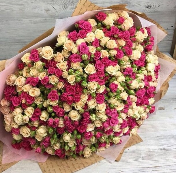 Кустовая роза, артикул F49993 - 74536 рублей, доставка по городу. Flawery - доставка цветов