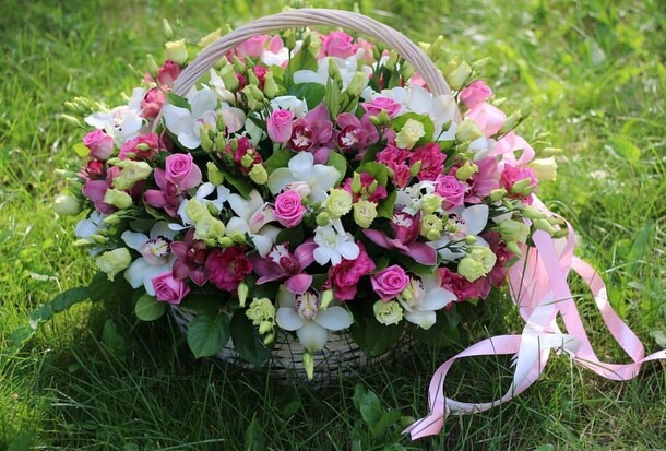 Весенний сад, артикул F49997 - 58460 рублей, доставка по городу. Flawery - доставка цветов