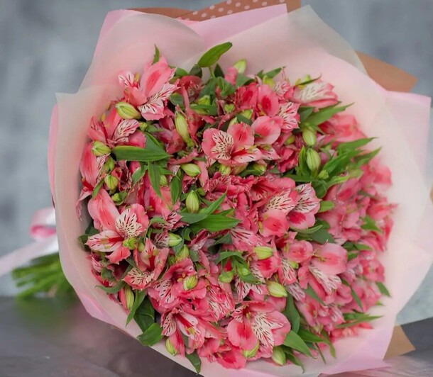 Альстромерии нежнее нежного, артикул F85225 - 7971 рублей, доставка по городу. Flawery - доставка цветов