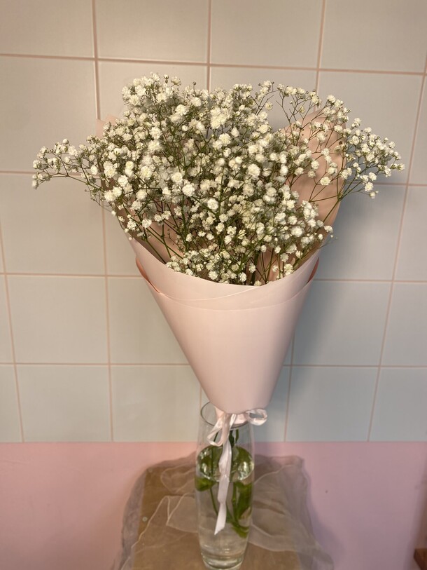 Букет белой гипсофилы, артикул F1245454 - 2990 рублей, доставка по городу. Flawery - доставка цветов