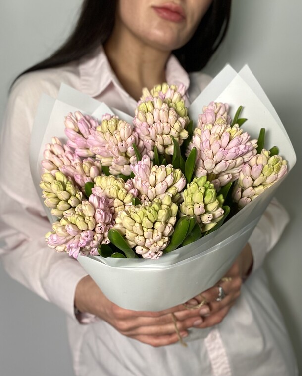 Букет гиацинтов, артикул F1253262 - 6100 рублей, доставка по городу. Flawery - доставка цветов