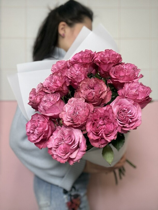 Букет роз сорта «country blues», артикул F1404782 - 6990 рублей, доставка по городу. Flawery - доставка цветов