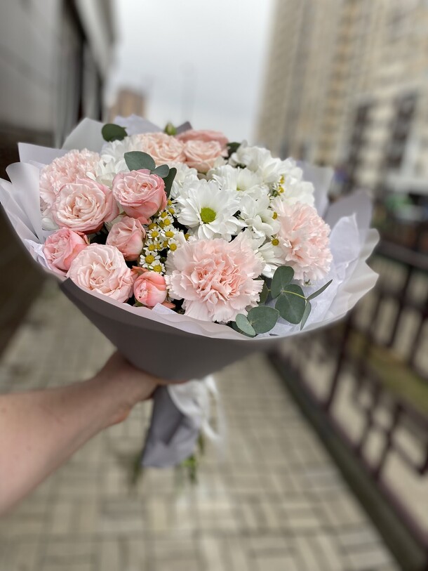 Нежный микс, артикул F1343349 - 4700 рублей, доставка по городу. Flawery - доставка цветов