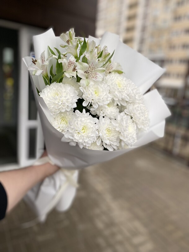 Белоснежный букет, артикул F1371260 - 2200 рублей, доставка по городу. Flawery - доставка цветов