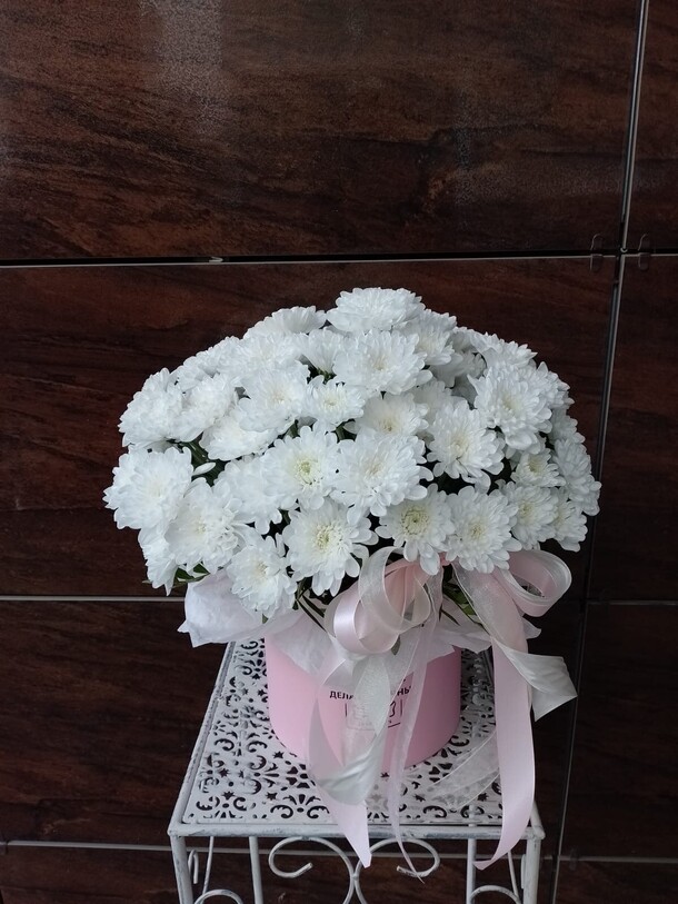 Коробочка с хризантемой, артикул F1449483 - 5900 рублей, доставка по городу. Flawery - доставка цветов