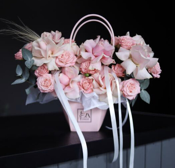 Коллекция 5, артикул F1246211 - 3590 рублей, доставка по городу. Flawery - доставка цветов