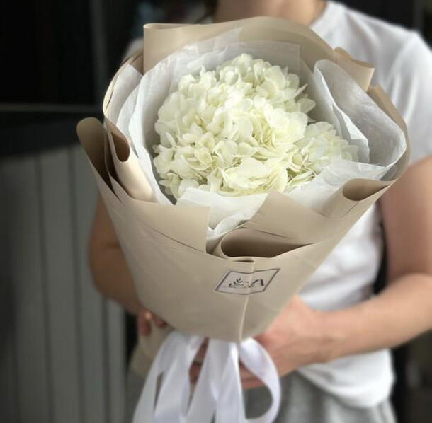 Букет гортензии, артикул F1246684 - 1470 рублей, доставка по городу. Flawery - доставка цветов