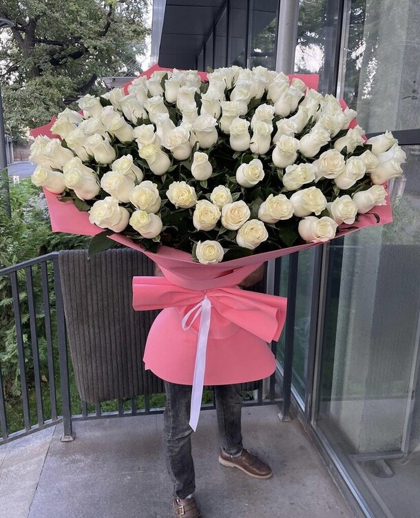 Эквадорские розы, артикул F1083325 - 63862 рублей, доставка по городу. Flawery - доставка цветов