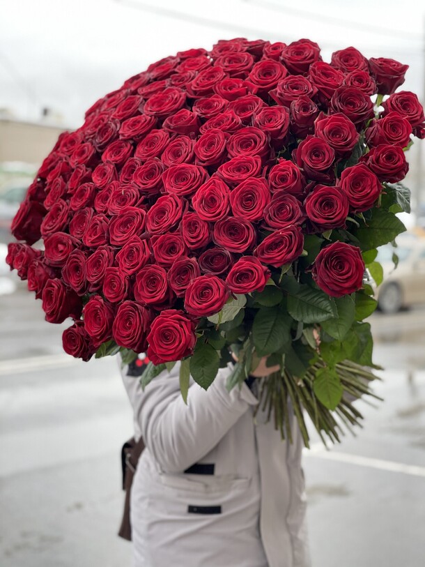 101 из шикарных роз, артикул F1096698 - 26295 рублей, доставка по городу. Flawery - доставка цветов