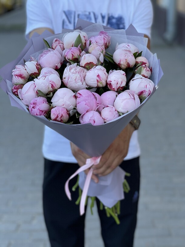 Пион, артикул F1124227 - 22540 рублей, доставка по городу. Flawery - доставка цветов