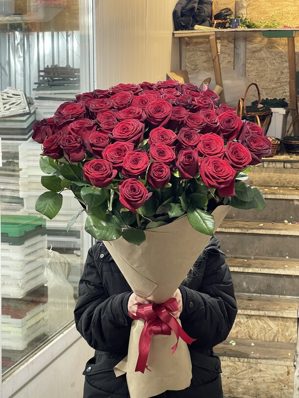 Высокая роза, артикул F1161401 - 26295 рублей, доставка по городу. Flawery - доставка цветов