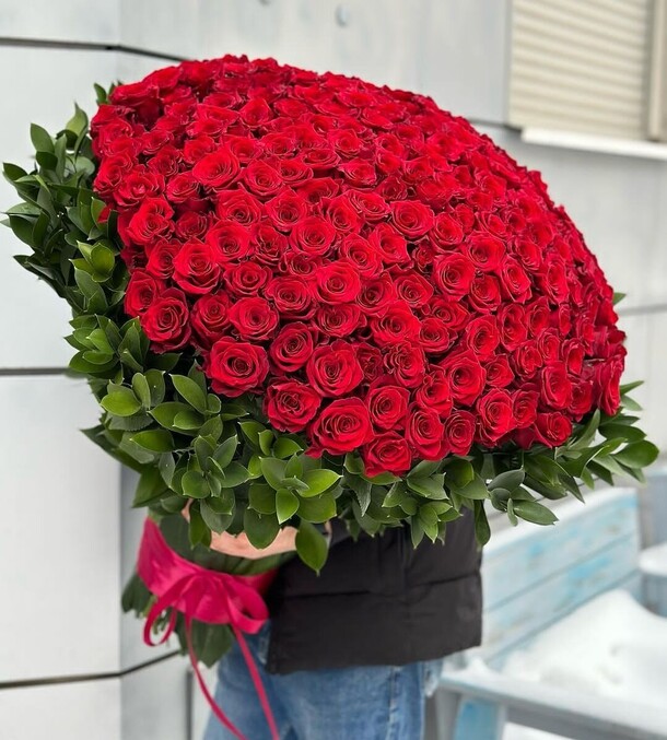 Роза 151, артикул F1235172 - 56349 рублей, доставка по городу. Flawery - доставка цветов