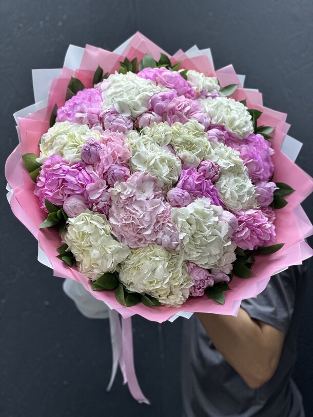 Большой стильный букет, артикул F1317244 - 41323 рублей, доставка по городу. Flawery - доставка цветов