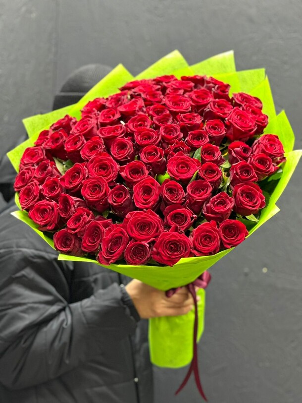 51 роза бордовая, артикул F1337444 - 26295 рублей, доставка по городу. Flawery - доставка цветов