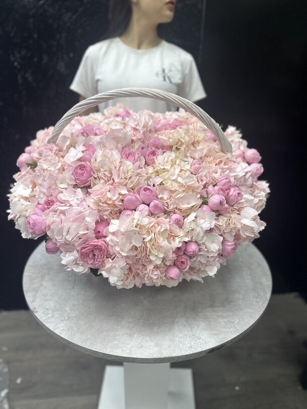 Гортензии в корзине, артикул F1491663 - 33058 рублей, доставка по городу. Flawery - доставка цветов