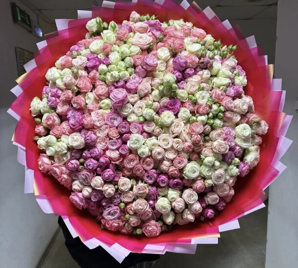 Кустовые розы пионовидные, артикул F1496813 - 49586 рублей, доставка по городу. Flawery - доставка цветов