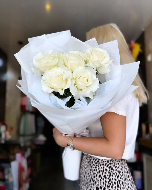 Французские белые розы, артикул F1334496 - 2541 рублей, доставка по городу. Flawery - доставка цветов