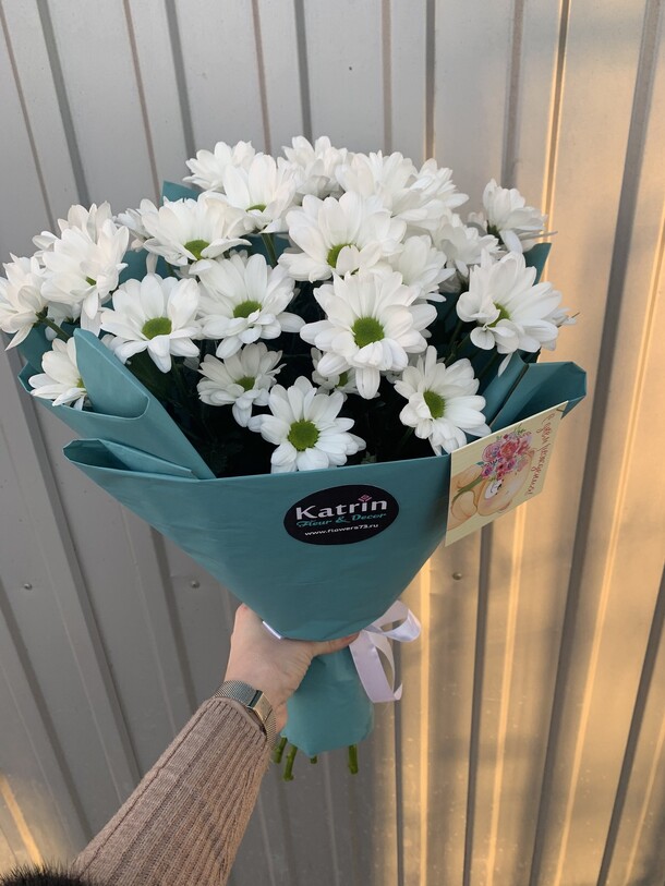 Белые ромашки, артикул F68961 - 2662 рублей, доставка по городу. Flawery - доставка цветов