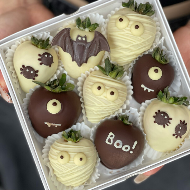 Клубника в шоколаде на хэллоуин, артикул F1477894 - 4780 рублей, доставка по городу. Flawery - доставка цветов