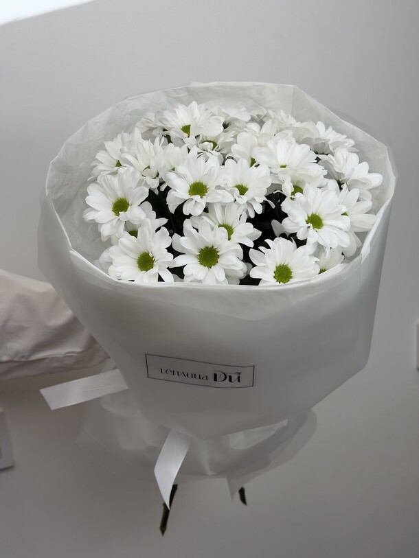 Букет хризантем, артикул F1505335 - 2400 рублей, доставка по городу. Flawery - доставка цветов