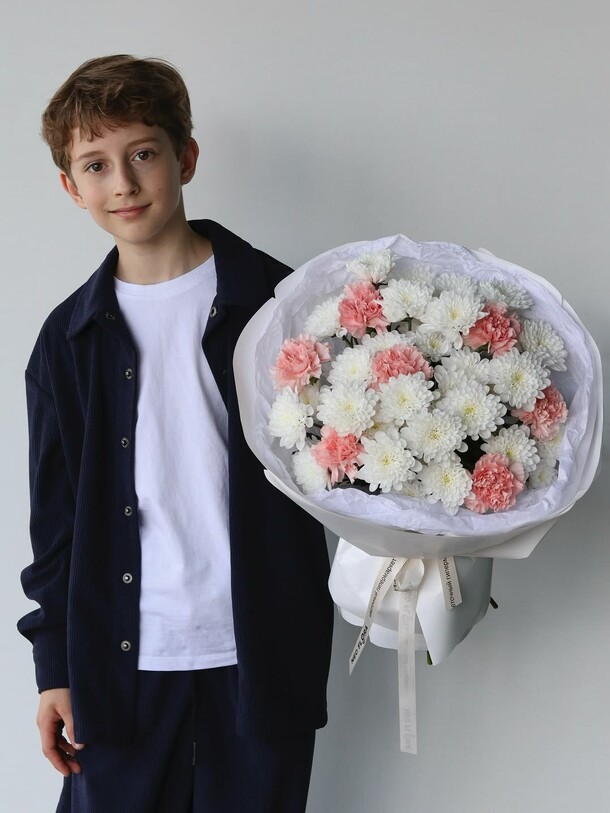 Букет цветов школьный, артикул F1454885 - 6589 рублей, доставка по городу. Flawery - доставка цветов