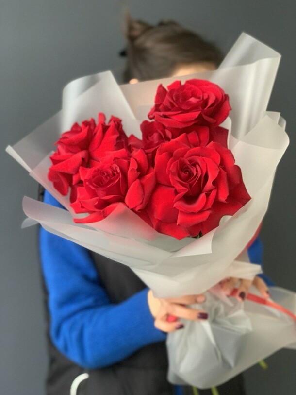 Алый рассвет, артикул F1227517 - 2650 рублей, доставка по городу. Flawery - доставка цветов