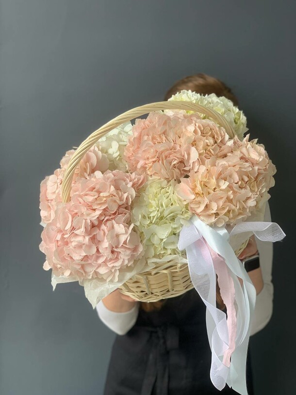 Корзина  гортензий, артикул F1296646 - 8500 рублей, доставка по городу. Flawery - доставка цветов