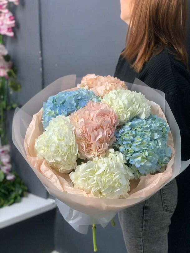 Гигант из гортензий, артикул F1345351 - 7250 рублей, доставка по городу. Flawery - доставка цветов