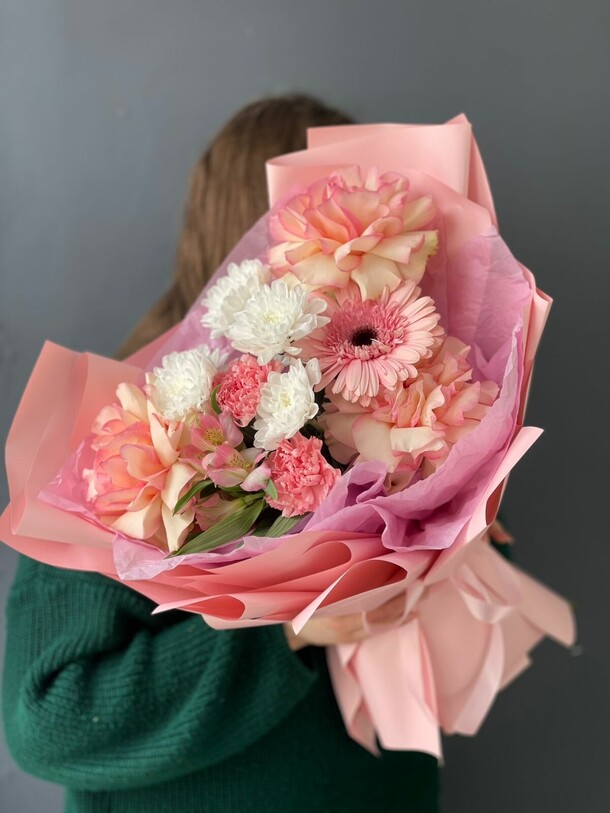 Для нее, артикул F1451946 - 3300 рублей, доставка по городу. Flawery - доставка цветов