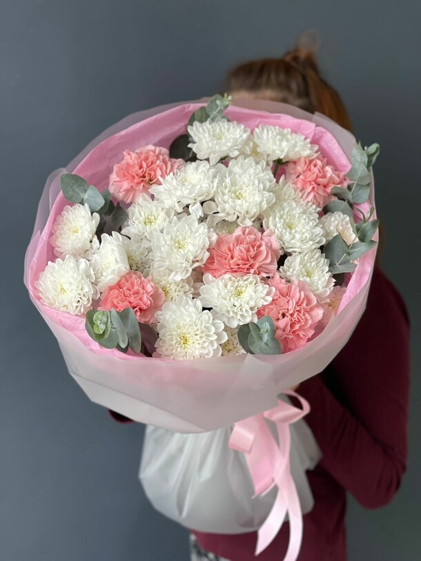 Стойкий букет, артикул F1453090 - 4950 рублей, доставка по городу. Flawery - доставка цветов